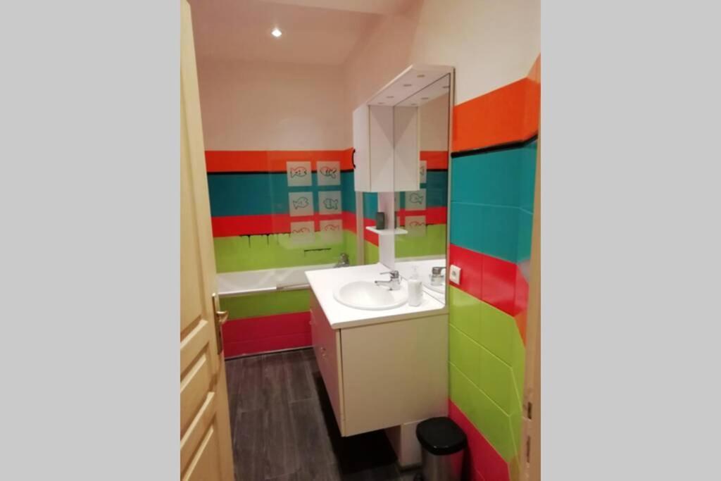 Tulle : Bel Appartement Lumineux En Centre Ville Екстер'єр фото