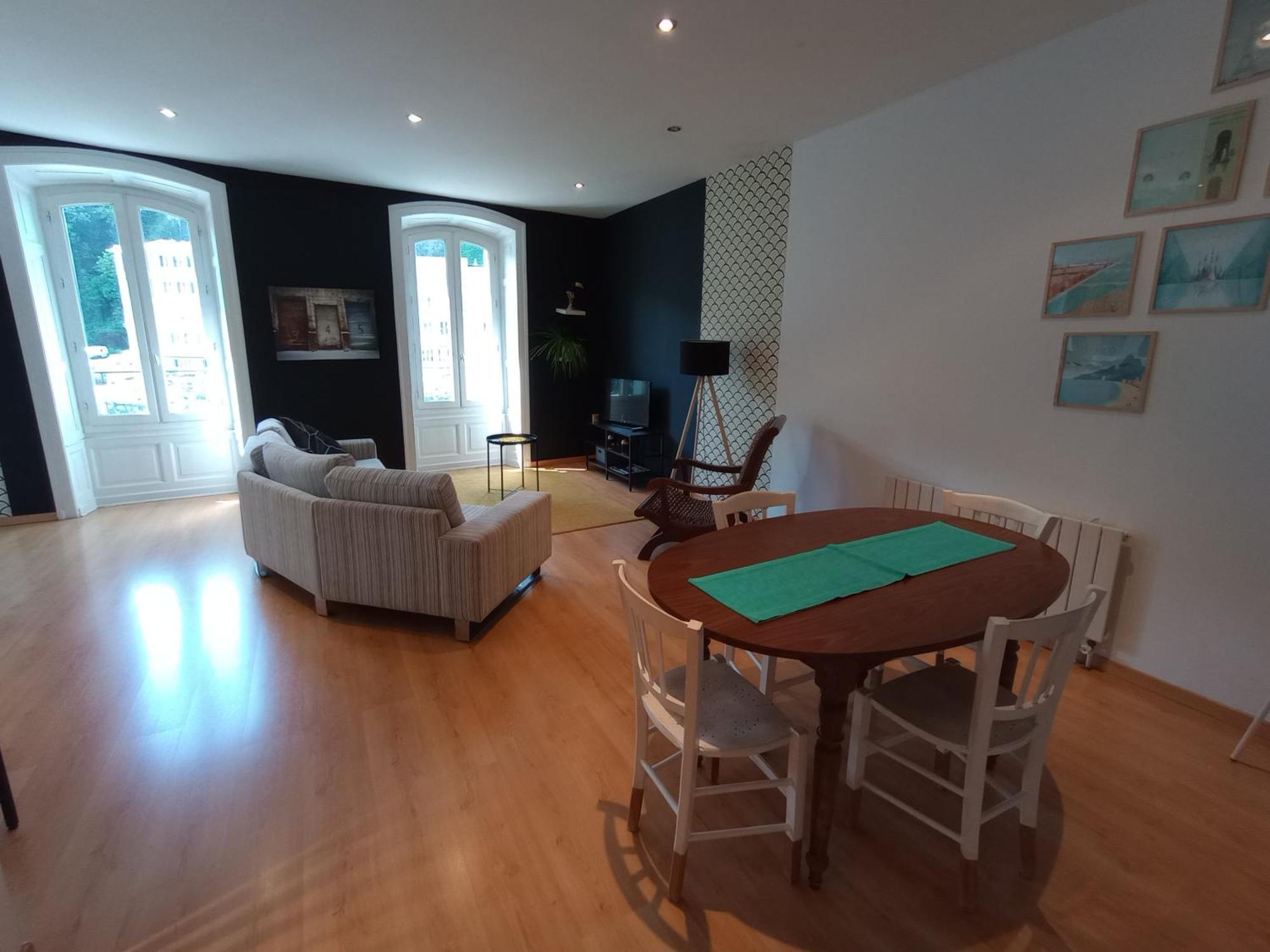 Tulle : Bel Appartement Lumineux En Centre Ville Екстер'єр фото